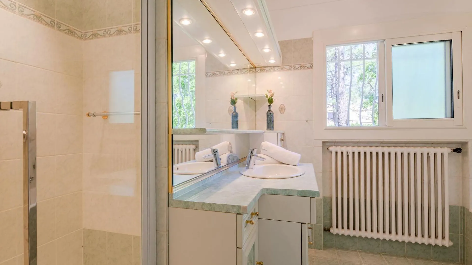 Apartment Le Forum De La Mer-2 By Interhome Saint Aygulf
