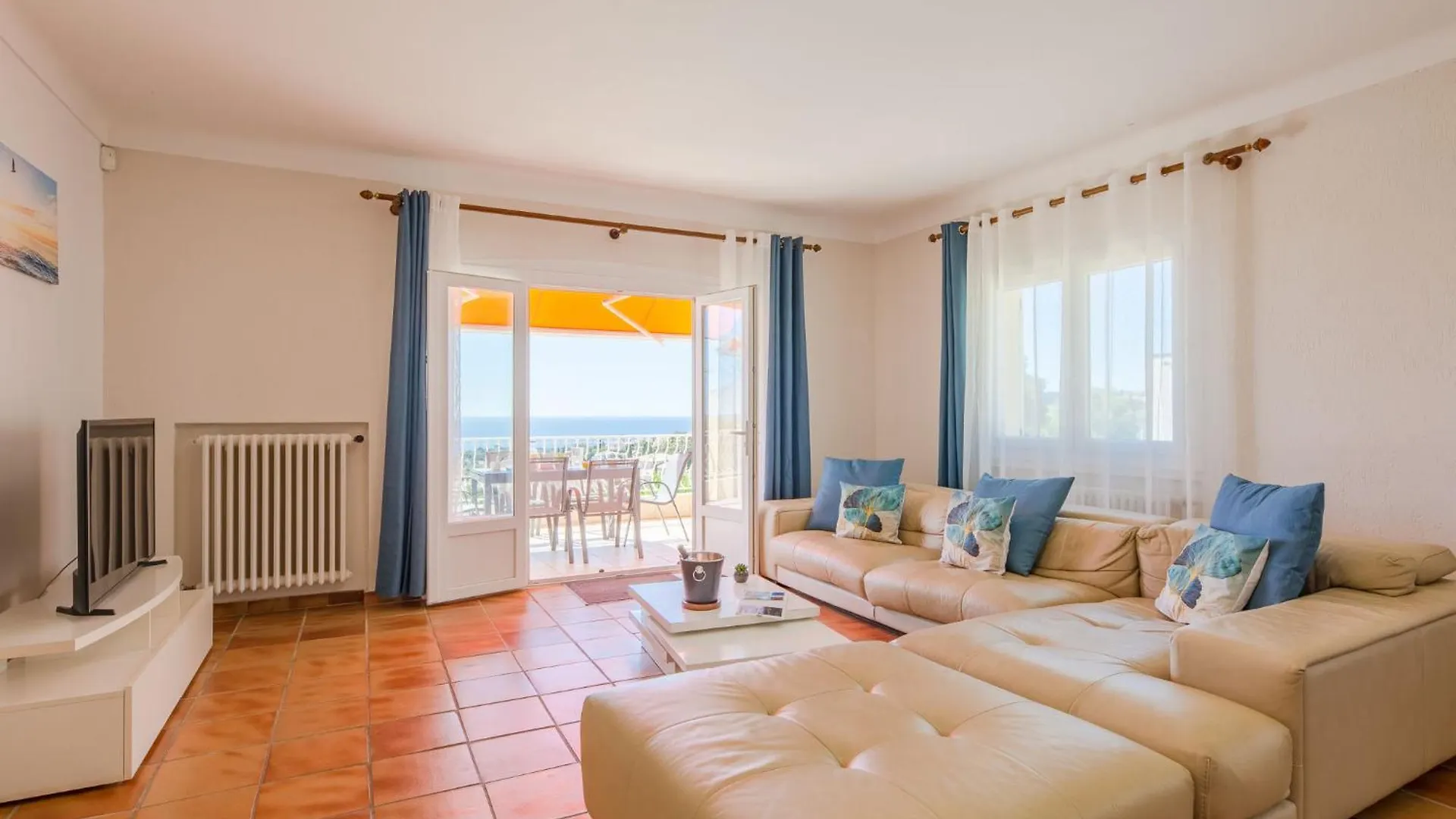 Apartment Le Forum De La Mer-2 By Interhome Saint Aygulf